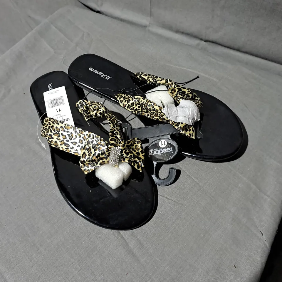 APPROXIMATELY 15 PAIRS OF ISADORA SLIPPERS TO INCLUDE SIZE 11