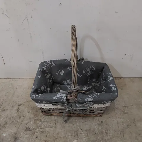 BOXED VINTAGE RECTANGLE WICKER PICNIC BASKET