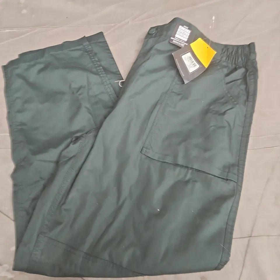 REGATTA  ACTION TROUSERS IN GREEN - UK 42"