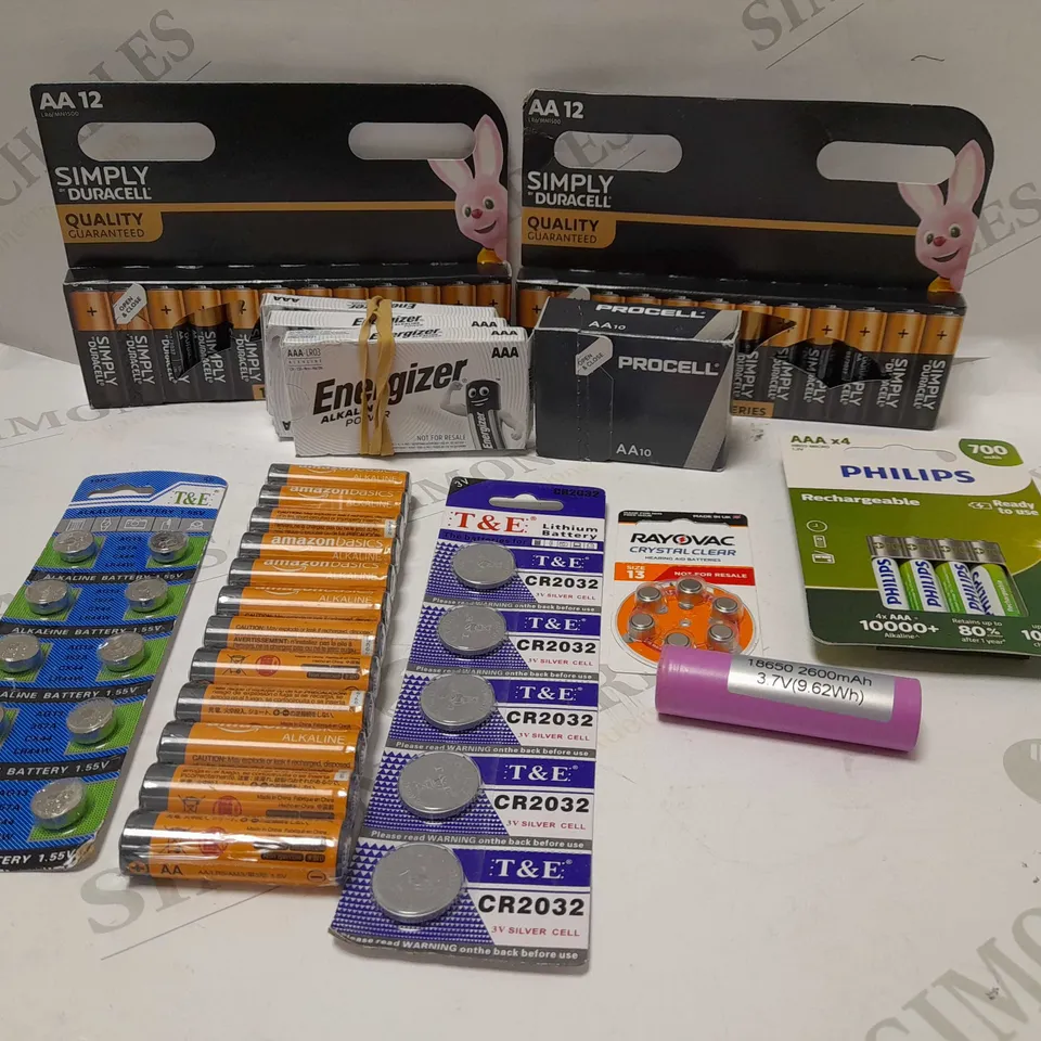 BOX OF APPROX 20 ITEMS TO INCLUDE DURACELL AA BATTERIES, ENERGIZER AAA BATTERIES AND PROCELL AA BATTERIES