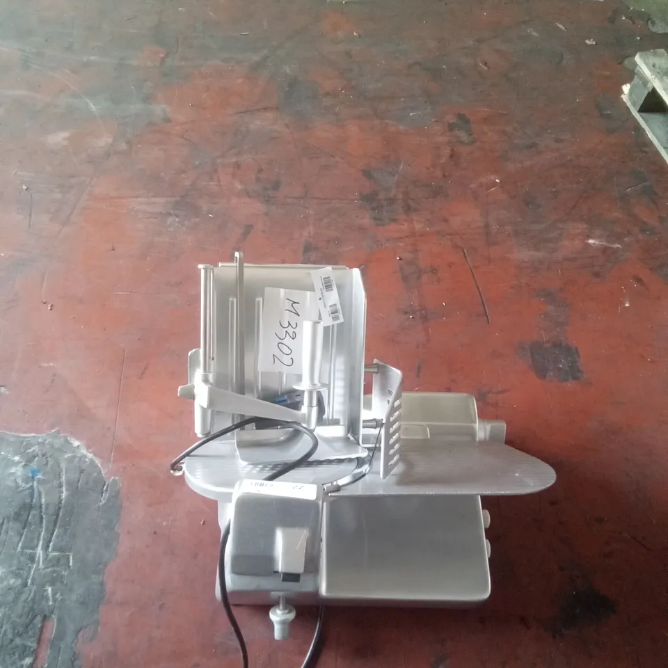 COMMERCIAL MEAT SLICER 