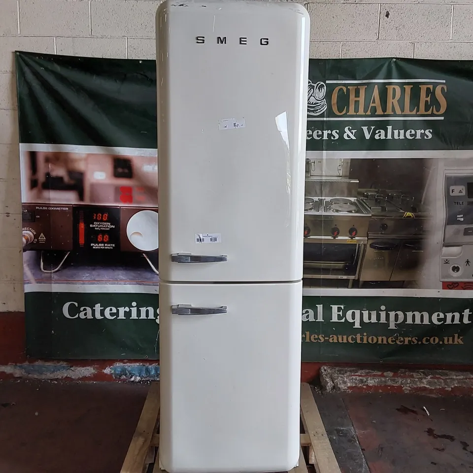 SMEG FAB32RCR5UK VINTAGE LOOK FRIDGE FREEZER