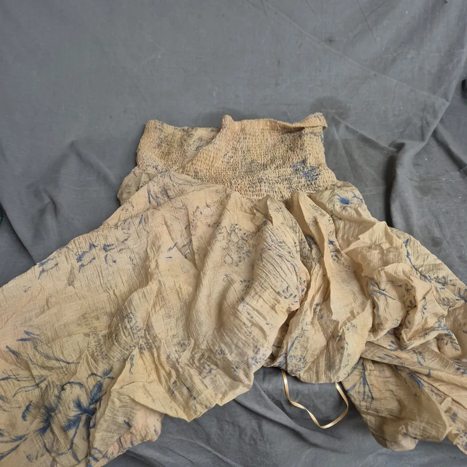 ZARA BEIGE FLORAL DRESS WITH SMOCKED BODICE – MADE IN MEXICO (MEX 24) .