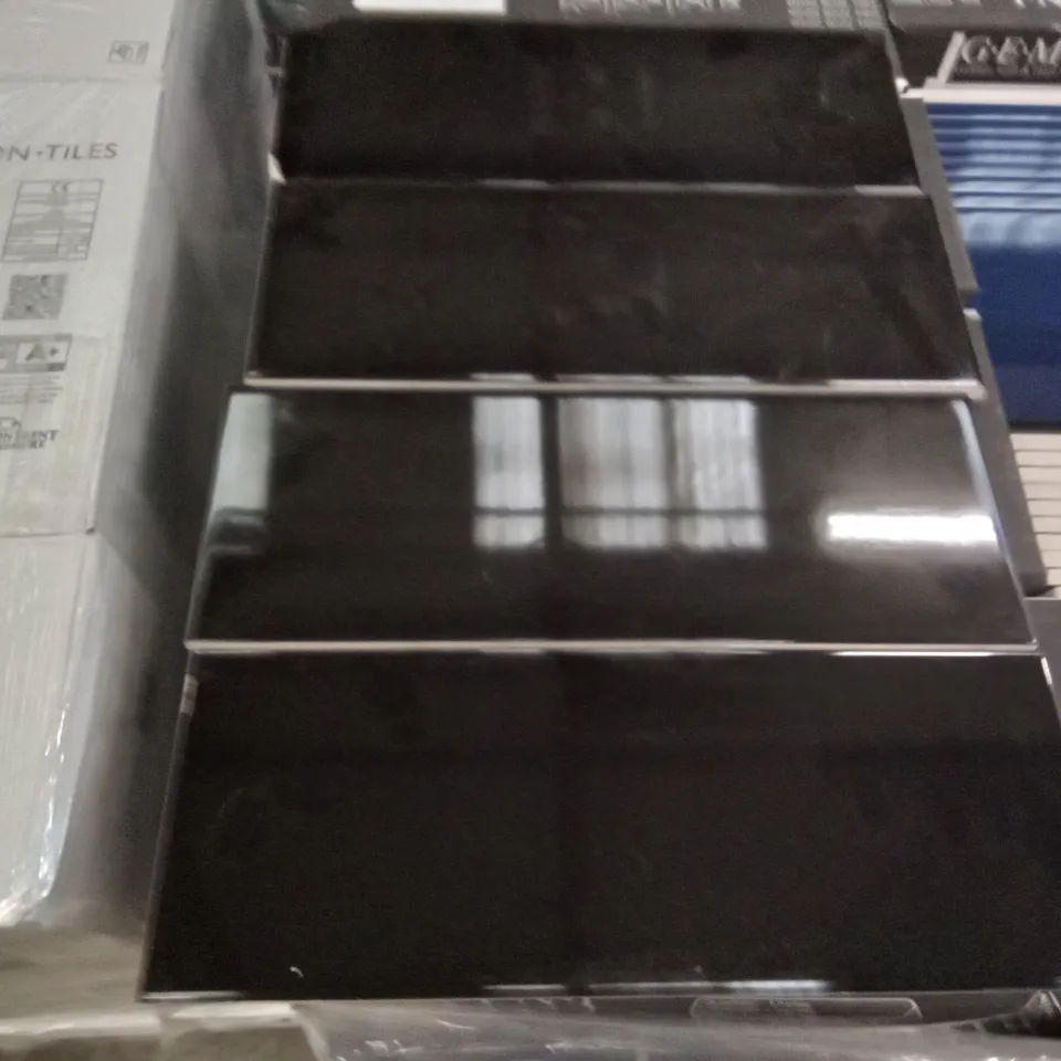 PALLET OF APPROXIMATELY 60 PACKS OF 17 BRAND NEW GEM COLS BLACK GLOSS TILES & 17 BRAND NEW GEM COLS ROYAL BLUE GLOSS TILES 
