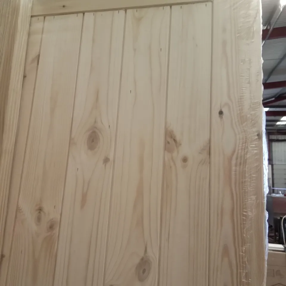 1981 X 762MM NORDIC SOFTWOOD FRAMED , LEDGED AND BRACED INTERNAL DOOR 