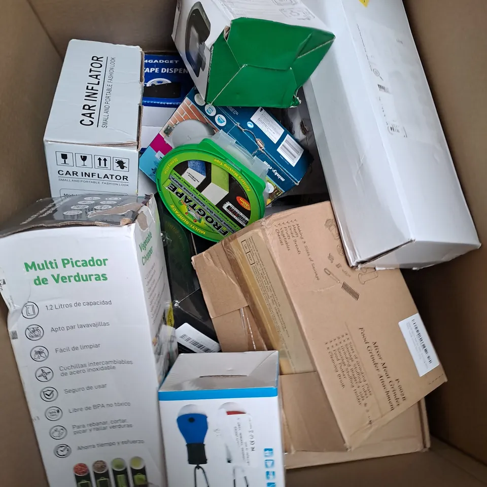 BOX OF APPROXIMATELY 15 ASSORTED ITEMS TO INCLUDE - CAR INFLATOR, TENT LIGHT, FROGTAPE ETC