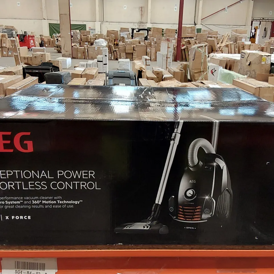 AEG VX6-2-CB-P BAGGED CYLINDER VACUUM CLEANER - A++ RATED