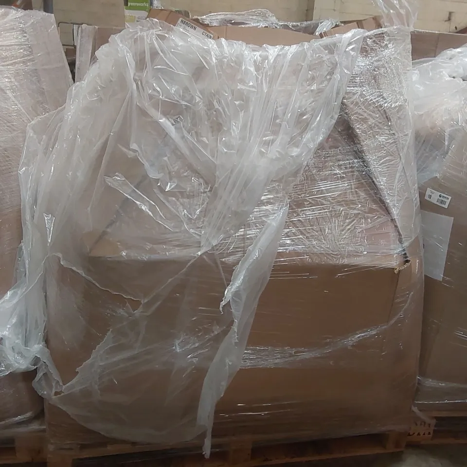 PALLET CONTAINING APPROXIMATELY 100x BRAND NEW ASSORTED DESIGNER CLOTHING ITEMS INCLUDING: JD WILLIAMS JACKETS, SIMPLY BE JACKETS, JD WILLIAMS HAT ECT