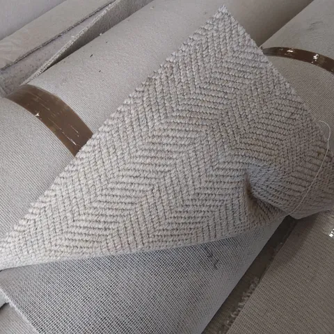 ROLL OF QUALITY LAKELAND WEAVE ULLSWATER CARPET - APPROXIMATELY 4 x 12.4m
