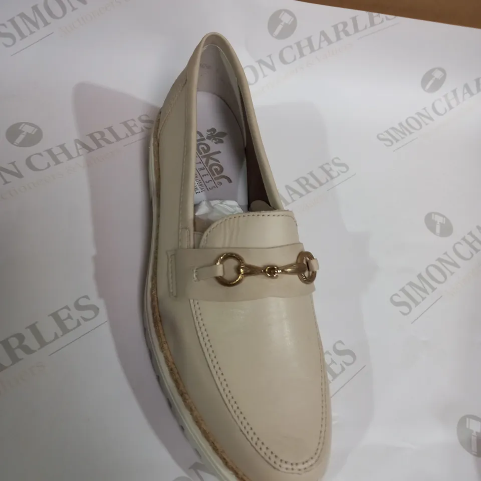 RIEKER BEIGE LOAFER SIZE 7.5