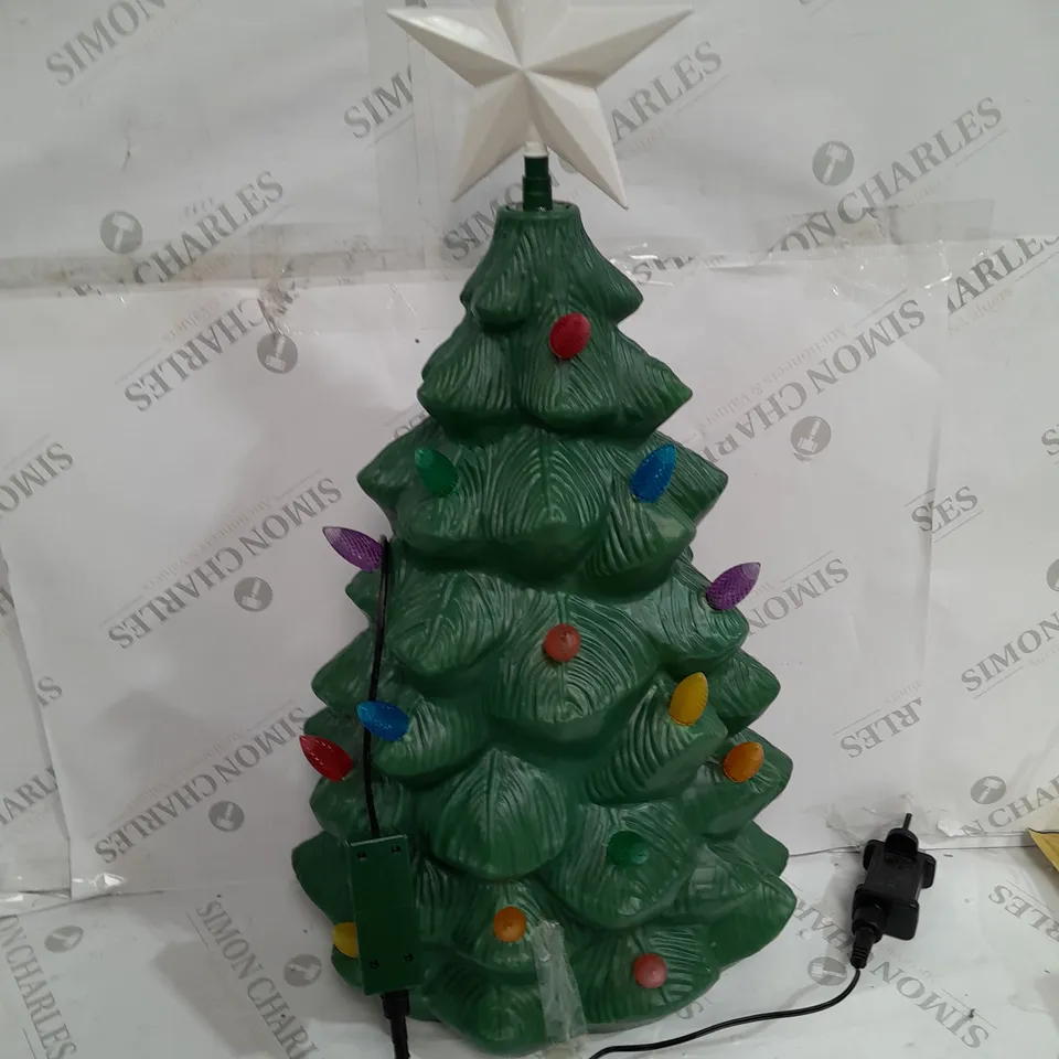 MR CHRISTMAS INDOOR OUTDOOR MOLDED CHRISTMAS TREE