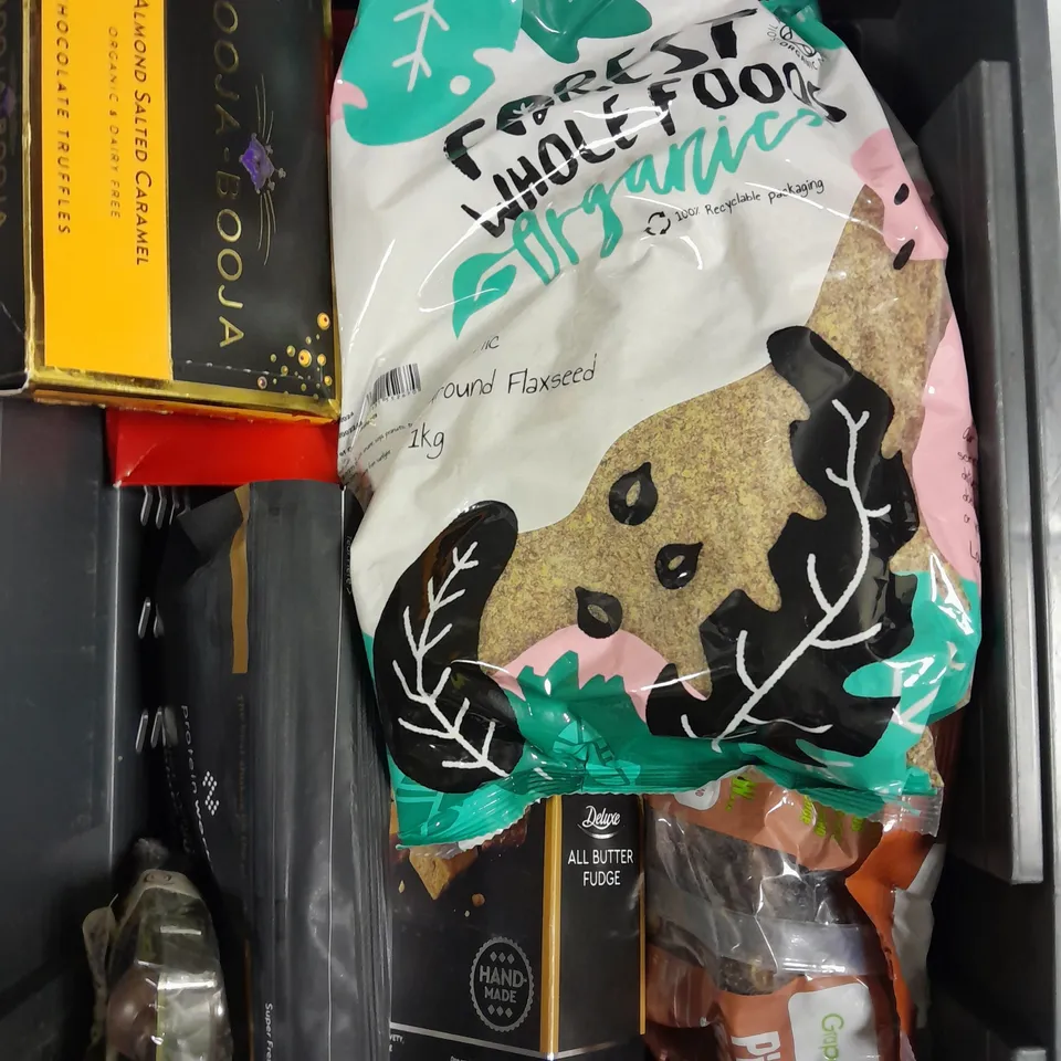 APPROXIMATELY 15 ASSORTED FOOD & DRINK PRODUCTS TO INCLUDE GROUND FLAX SEED, SLIM FAST SHAKE, PITTED DATES ETC 