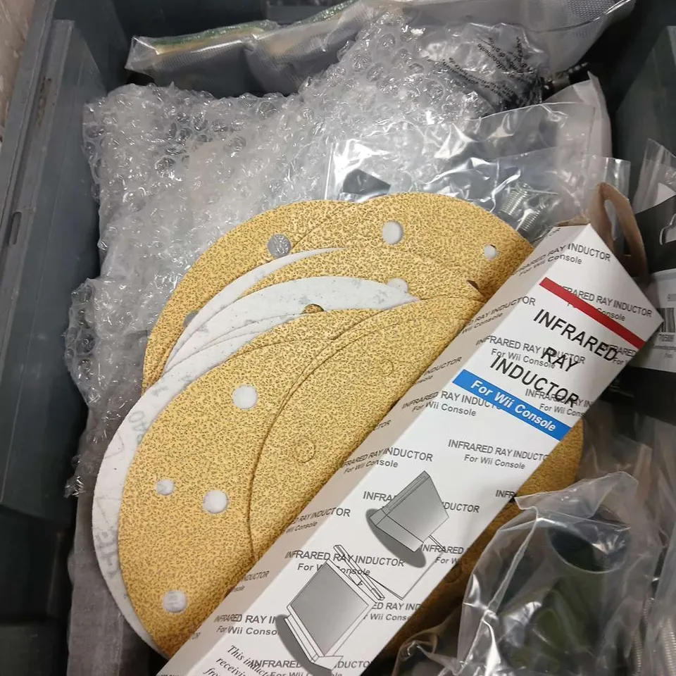 TOTE OF APPROXIMATELY 15 HOUSEHOLD ITEMS TO INCLUDE - TAP SHOWER HEAD - SANDER PAPER - MOULD CLEANER