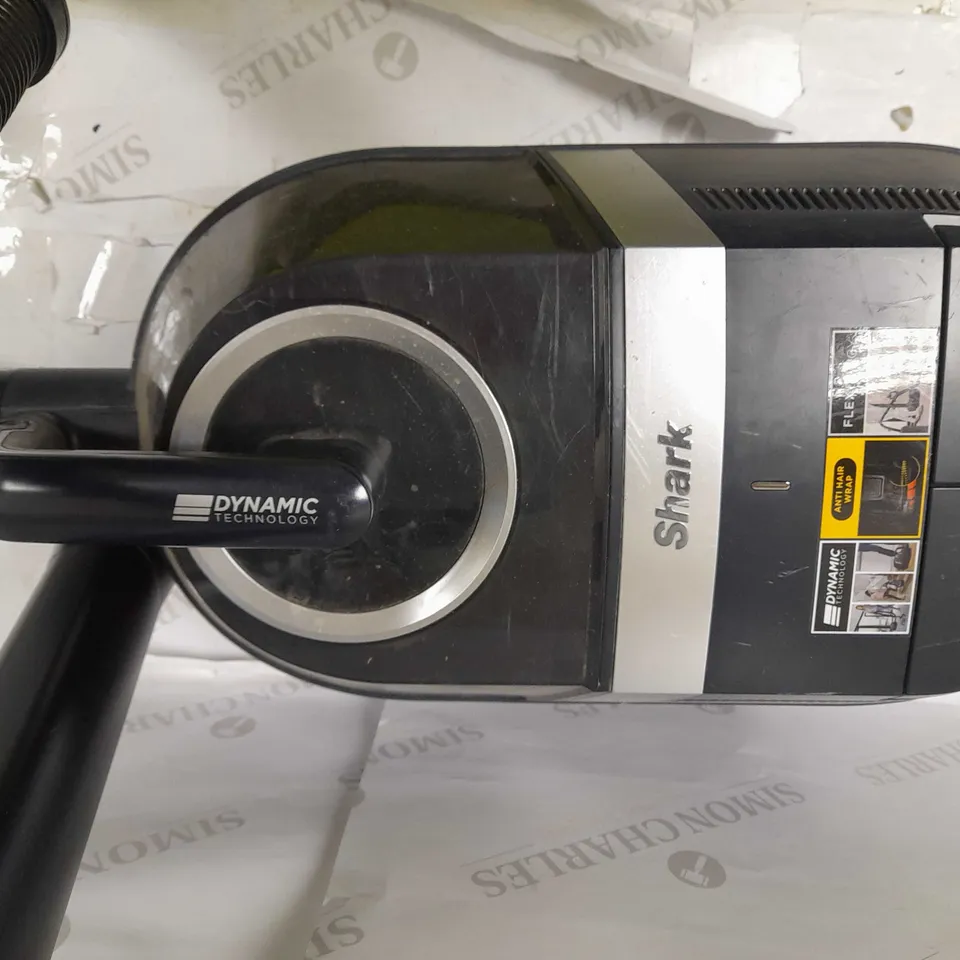 SHARK PET BAGLESS CYLINDER CZ250UKT