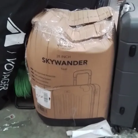 BOXED LUGG SKYWANDER TEAL SUITCASE