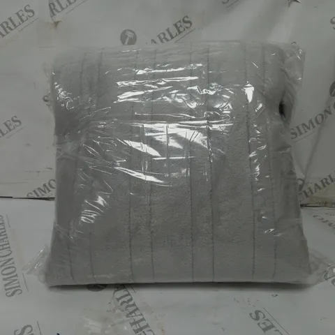BOXED COZEE HOME HEATED BLANKET IN LIGHT GREY