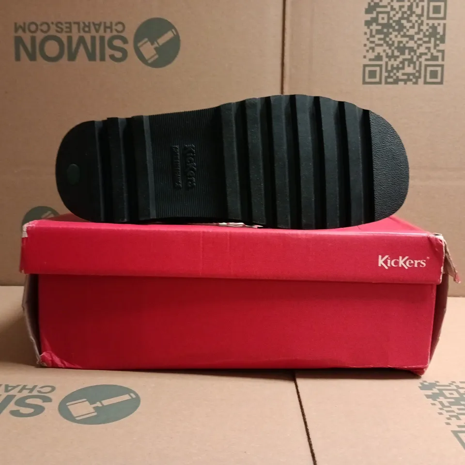 BOXED PAIR OF KICKERS HI CROC LEATHER SHOES IN BLACK SIZE EU 43