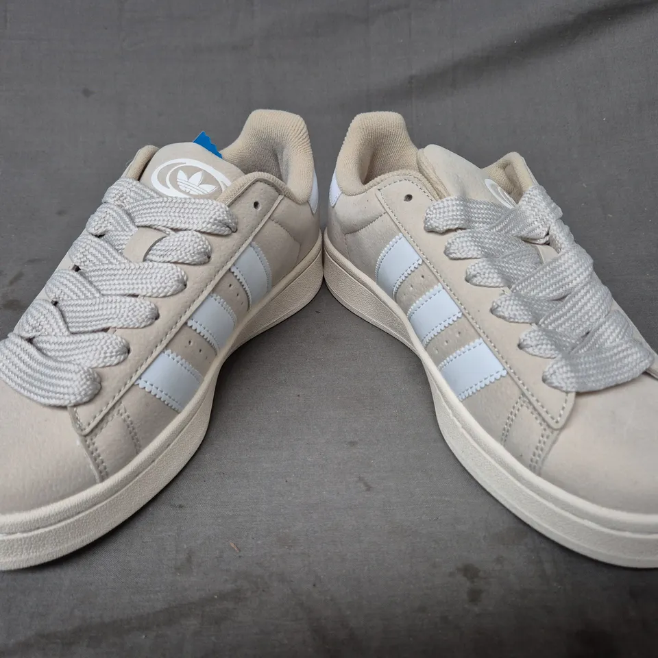 BOXED PAIR OF ADIDAS CAMPUS SHOES IN BEIGE/WHITE UK SIZE 6