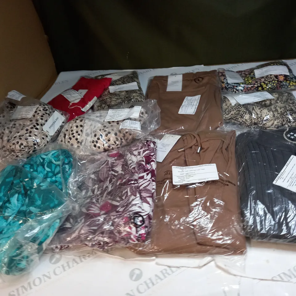 BAG OF APPROX 10 ASSORTED CLOTHING ITEMS TO INCLUDE - MAISON DE NIMES - EMELIA