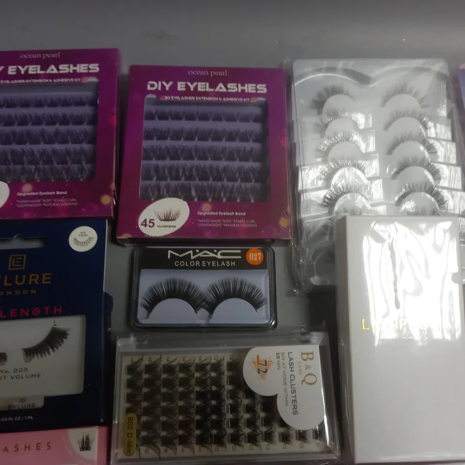 LOT OF 16 ASSORTED PACKS OF ARTIFICIAL EYELASHES