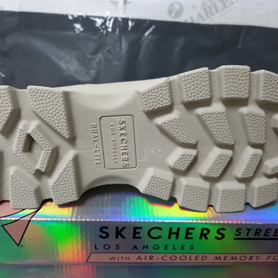 SKECHERS STREET LACE UP TRAINERS IN FADED WHITE - UK 7