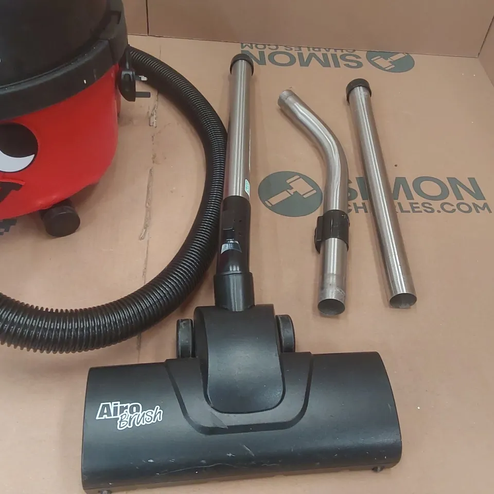 HENRY HVX200-11 VACUUM CLEANER 