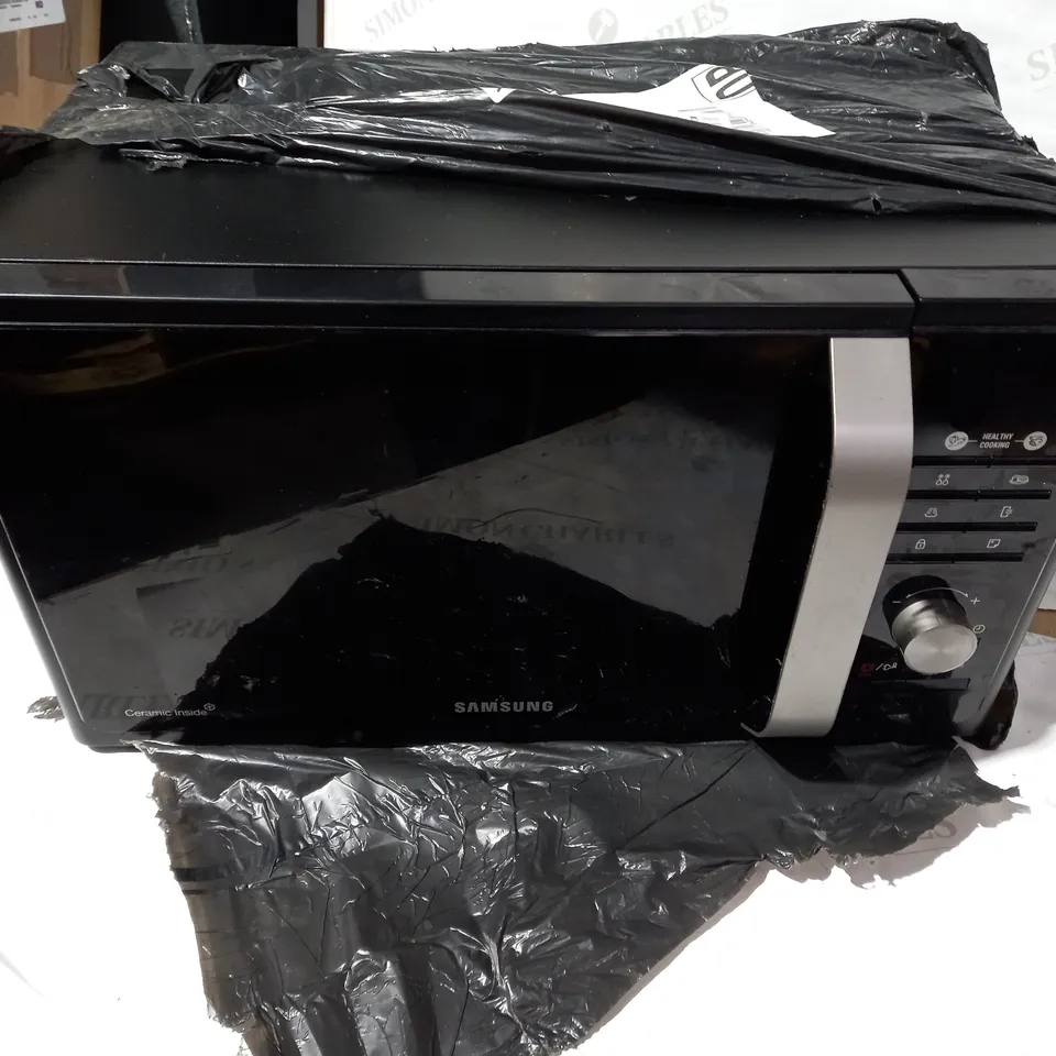 SAMSUNG 23 LITRE SOLO MICROWAVE - BLACK RRP £129.99