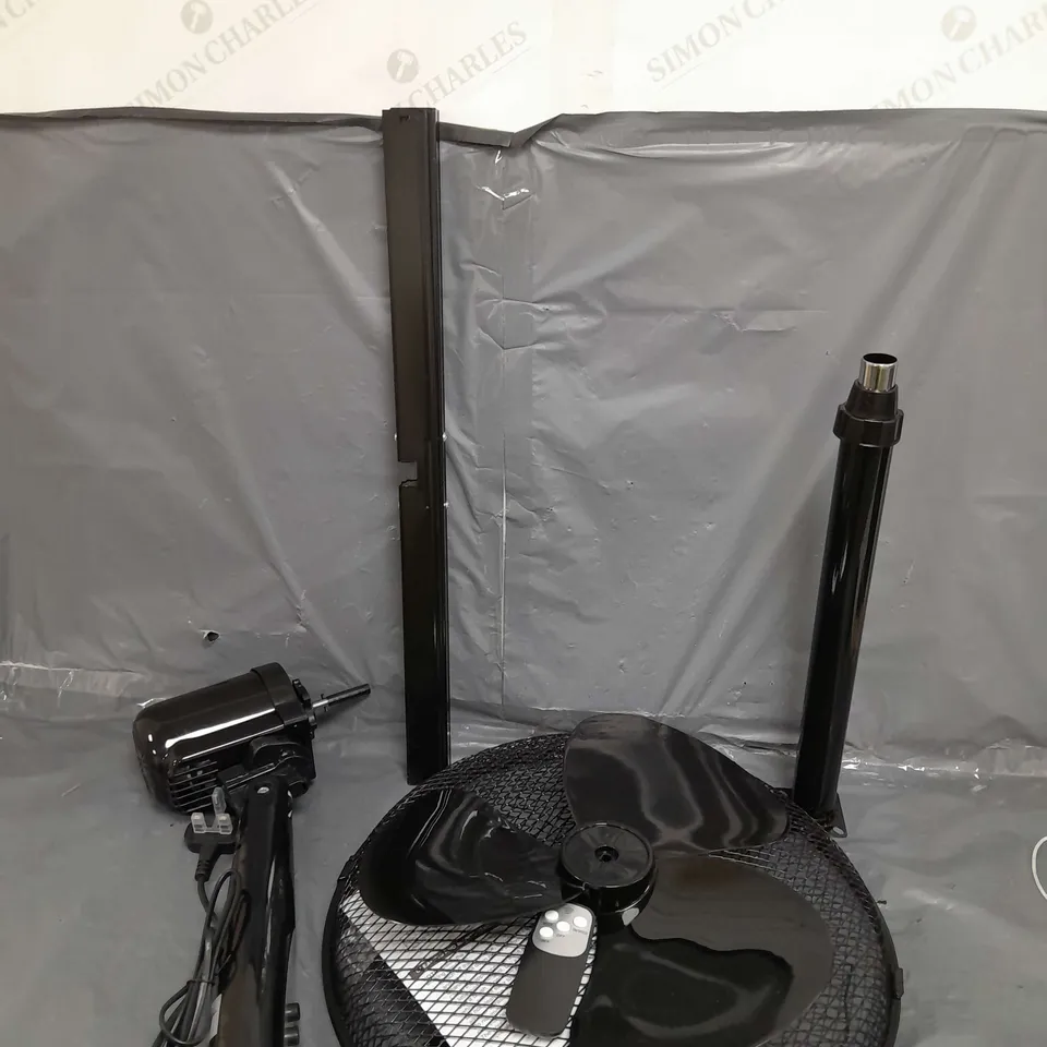 BLACK DESK FAN 
