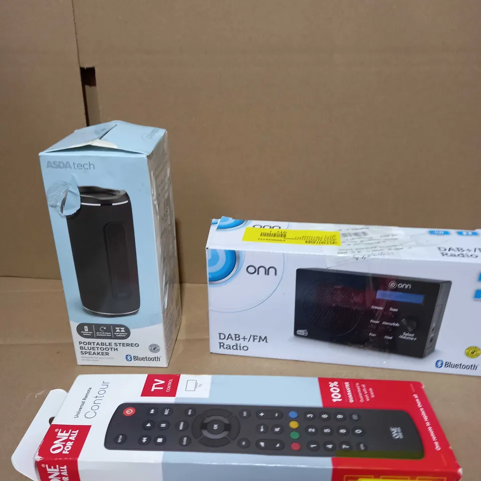 LOT OF APPROXIMATELY 20 ASSORTED ELECTRICAL PRODUCTS TO INCLUDE ONN , JUICE C , ASDA TECH ECT