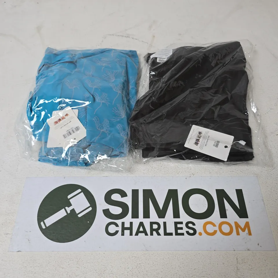 APPROXIMATELY 30 ASSORTED TAMSY CLOTHING ITEMS IN VARIOUS SIZES & STYLES