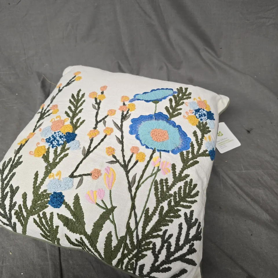HOME COLLECTION EMBROIDERED GARDEN CUSHION - 45X45CM 