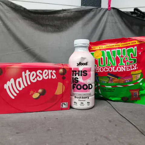 APPROXIMATELY 10 ASSORTED FOOD AND DRINK ITEMS TO INCLUDE MALTESERS, TONY'S CHOCOLATE, ETC