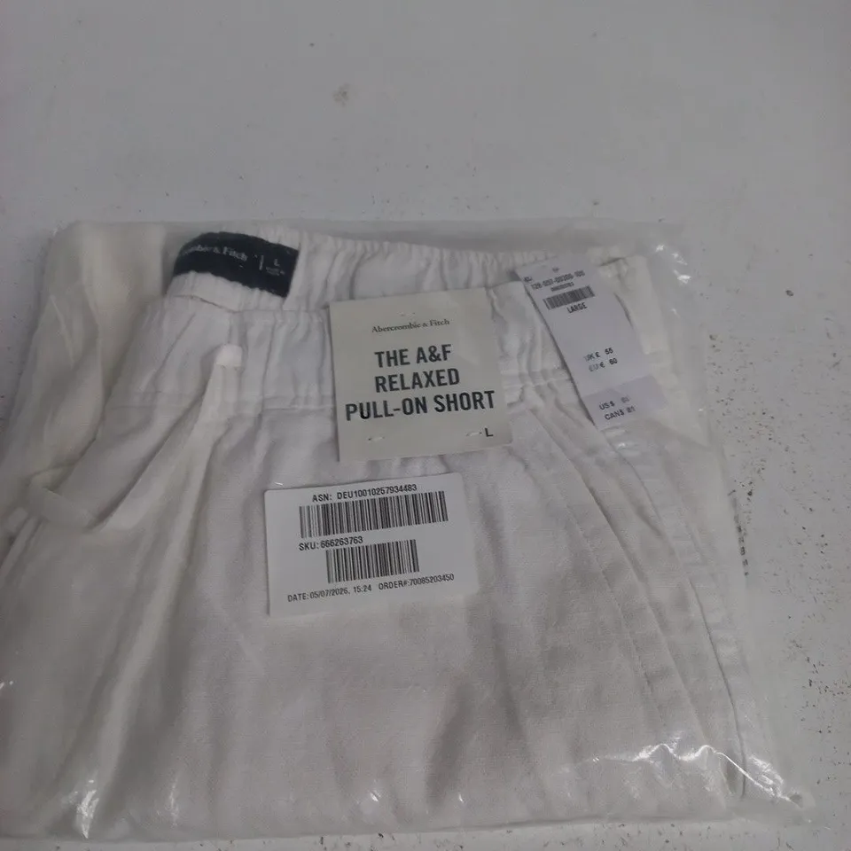 ABERCROMBIE & FITCH RELAXED PULL-ON SHORT – UK L, WHITE