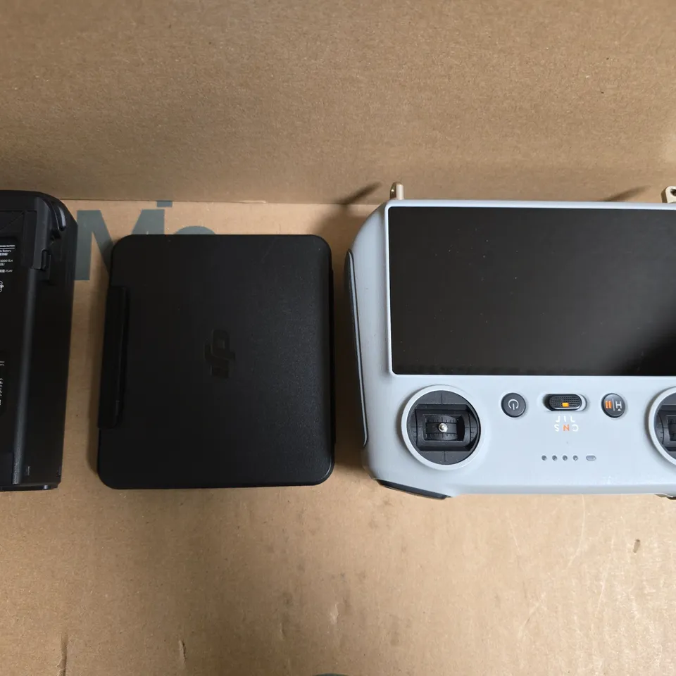 DJI MAVIC 3 PRO FLY MORE COMBO (DJI RC) DRONE