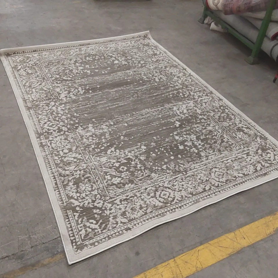QUALITY DESIGNER AREA RUG - APPROXIMATELY 228 x 160cm