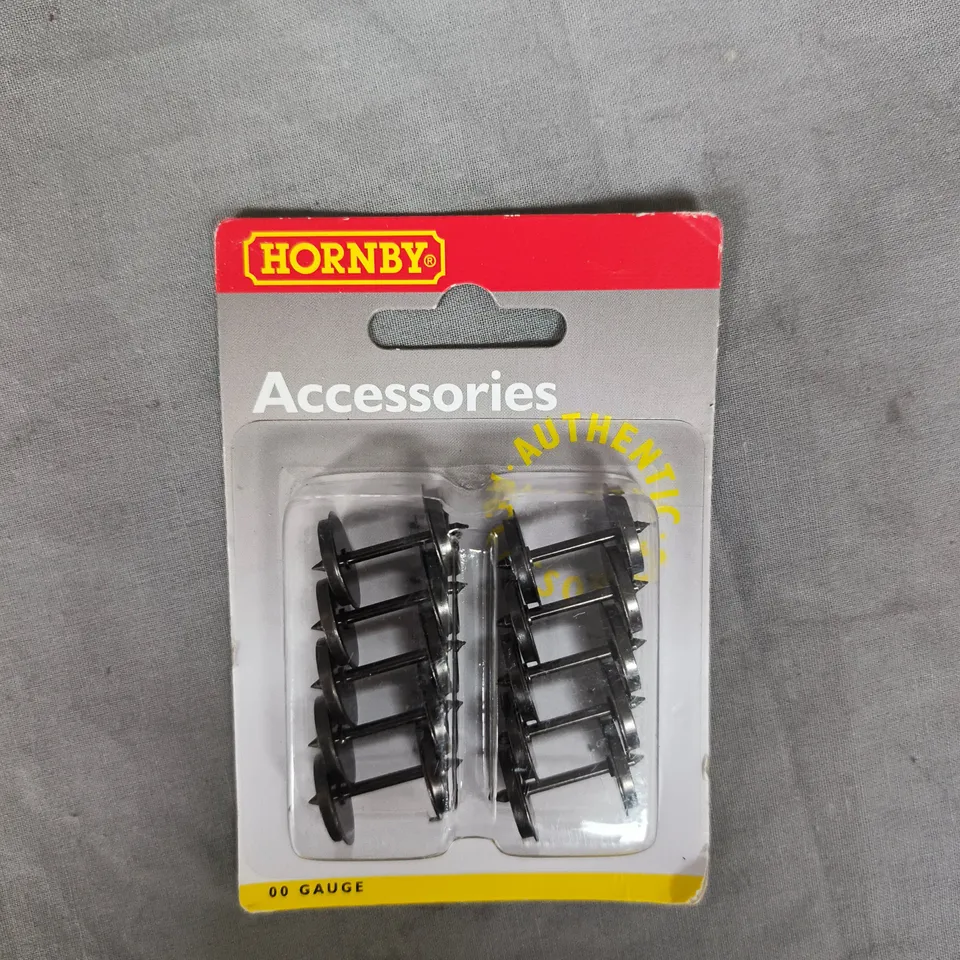 HORNBY 00 GAUGE ACCESSORY SET 