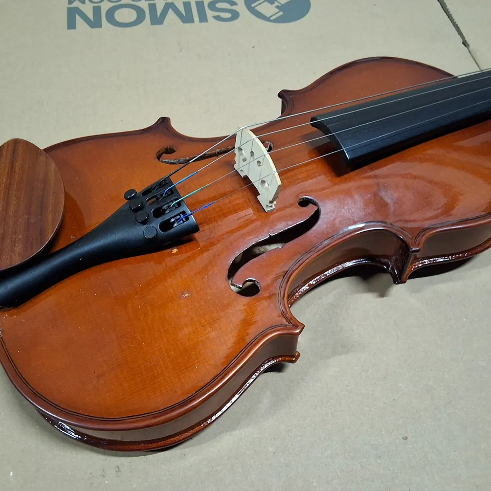 PRUMAVERA 3/4 VIOLIN WITH BOW IN CASE – INCLUDES PRACTICE BOOK