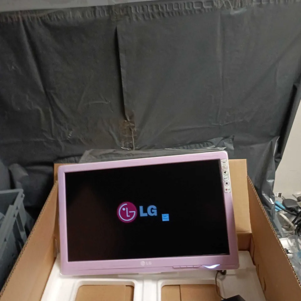 LG FLATRON 47 CM WIDE LCD MONITOR – BOXED (18.5 INCH)