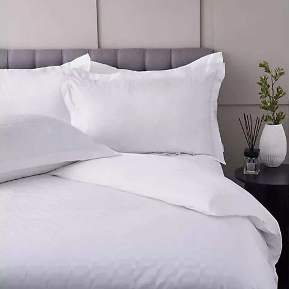 K BY KELLY HOPPEN 100% COTTON 400TC 6 PIECE JACQUARD DUVET SET BOXED
