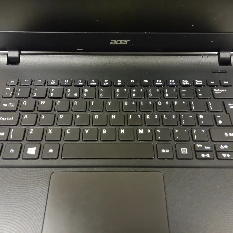 ACER ASPIRE ES1 LAPTOP IN BLACK