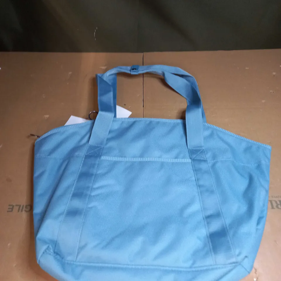 NIKE SWOOSH CARRY BAG