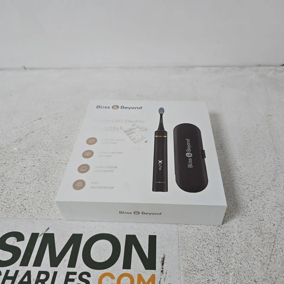 BLISS & BEYOND ELECTRIC TOOTHBRUSH SET – BLACK WITH CHARGING DOCK & TRAVEL CASE