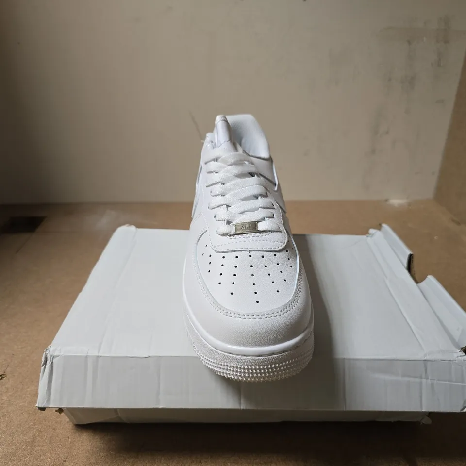 NIKE AIR WHITE TRAINERS UK 8.5 BOXED