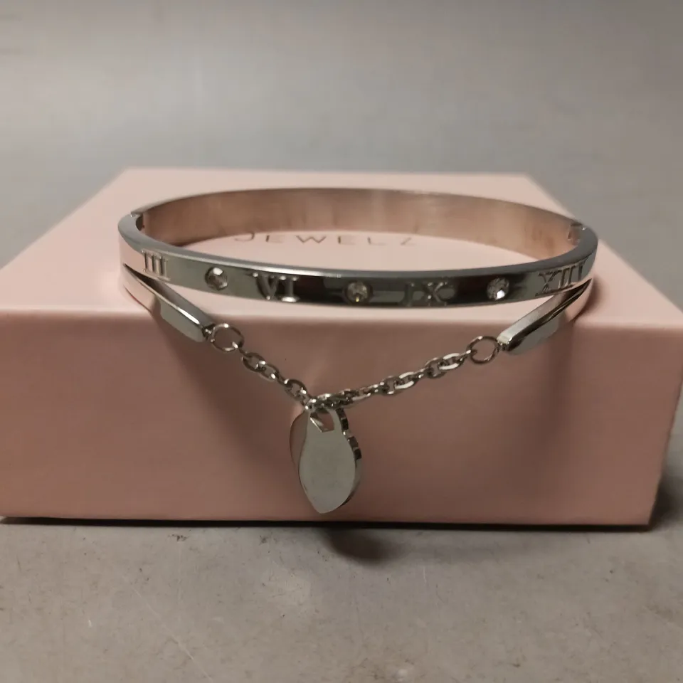 BOXED MUNA JEWELZ FOREVER LOVE BRACELETS IN SILVER