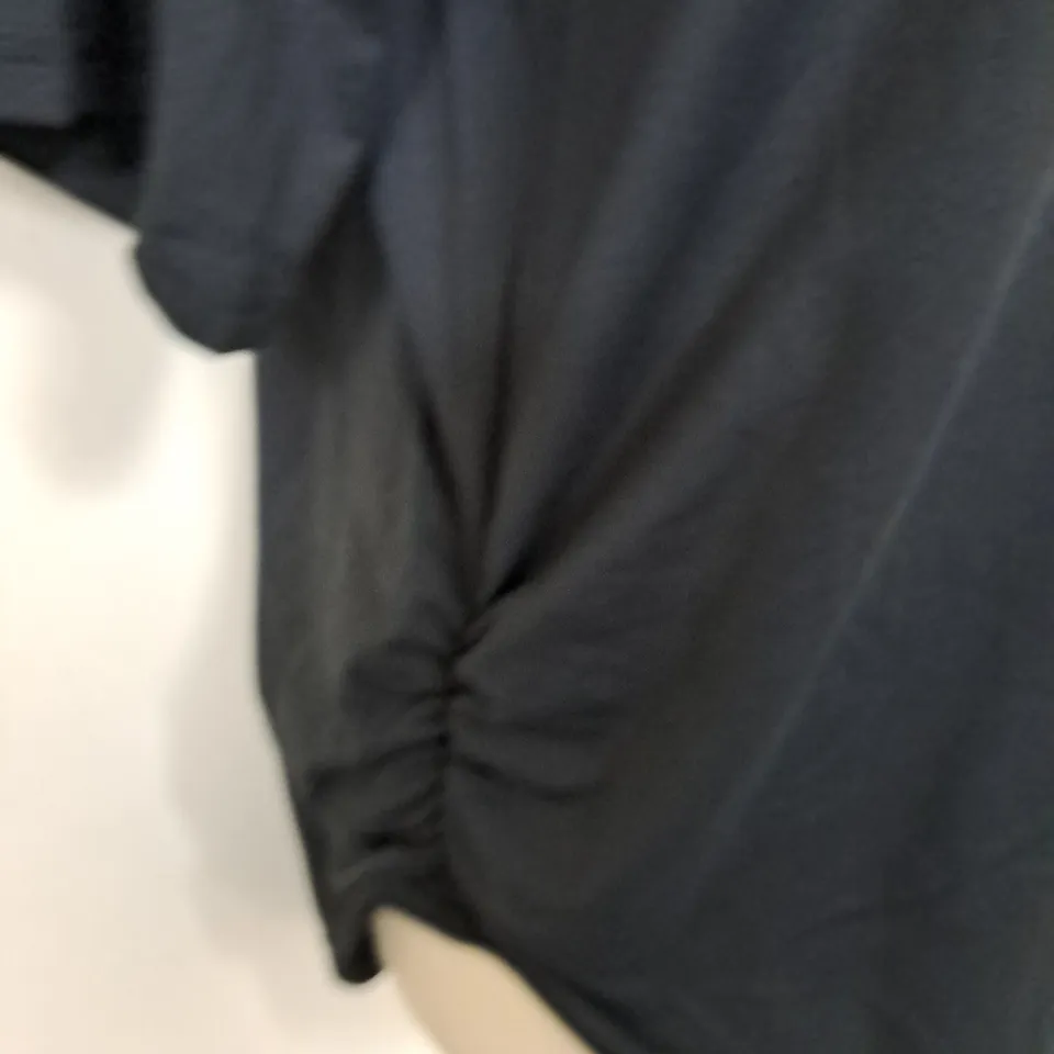 GYMSHARK OVERSIZED RUCHED T-SHIRT IN BLACK - M OVERSIZED