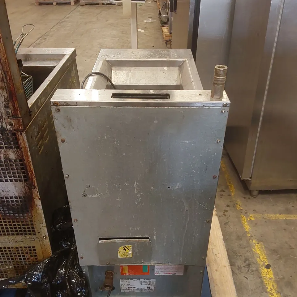 LINCAT COMMERCIAL FRYER