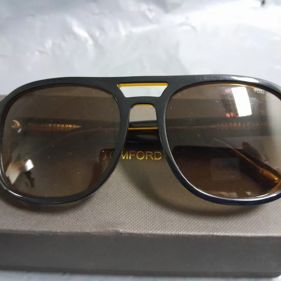 BOXED TOM FORD BLACK/BROWN TWO TONE GLASSES IN CASE