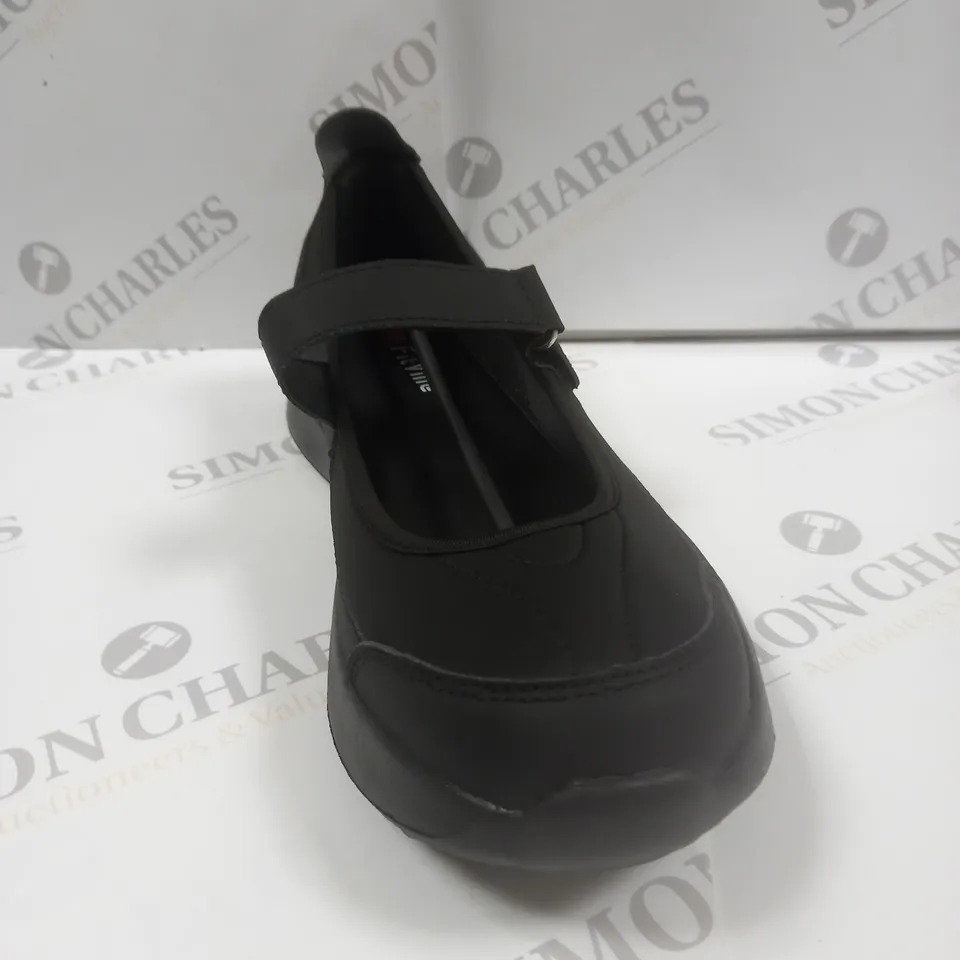 PAIR OF FITVILLE MARY JANE SHOES UK SIZE 6.5