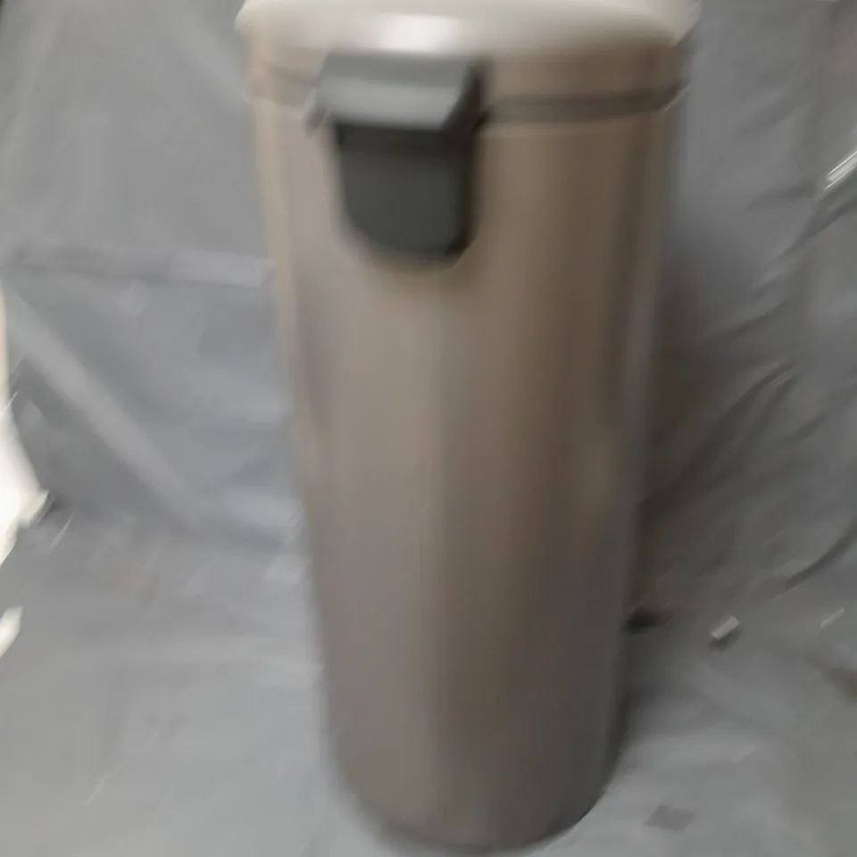 BRABANTIA NEWLCON PEDAL BIN, 30 LITRE IN PLATINUM  RRP £50