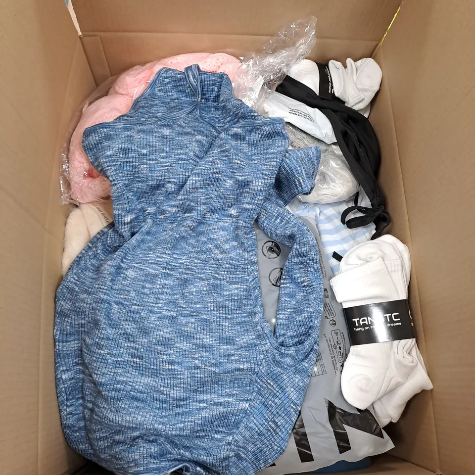 BOX OF APPROX. 25 ASSORTED CLOTHING VARYING IN SIZE/COLOUR/STYLE TO INCLUDE:  TOPS, TROUSERS, JUMPERS